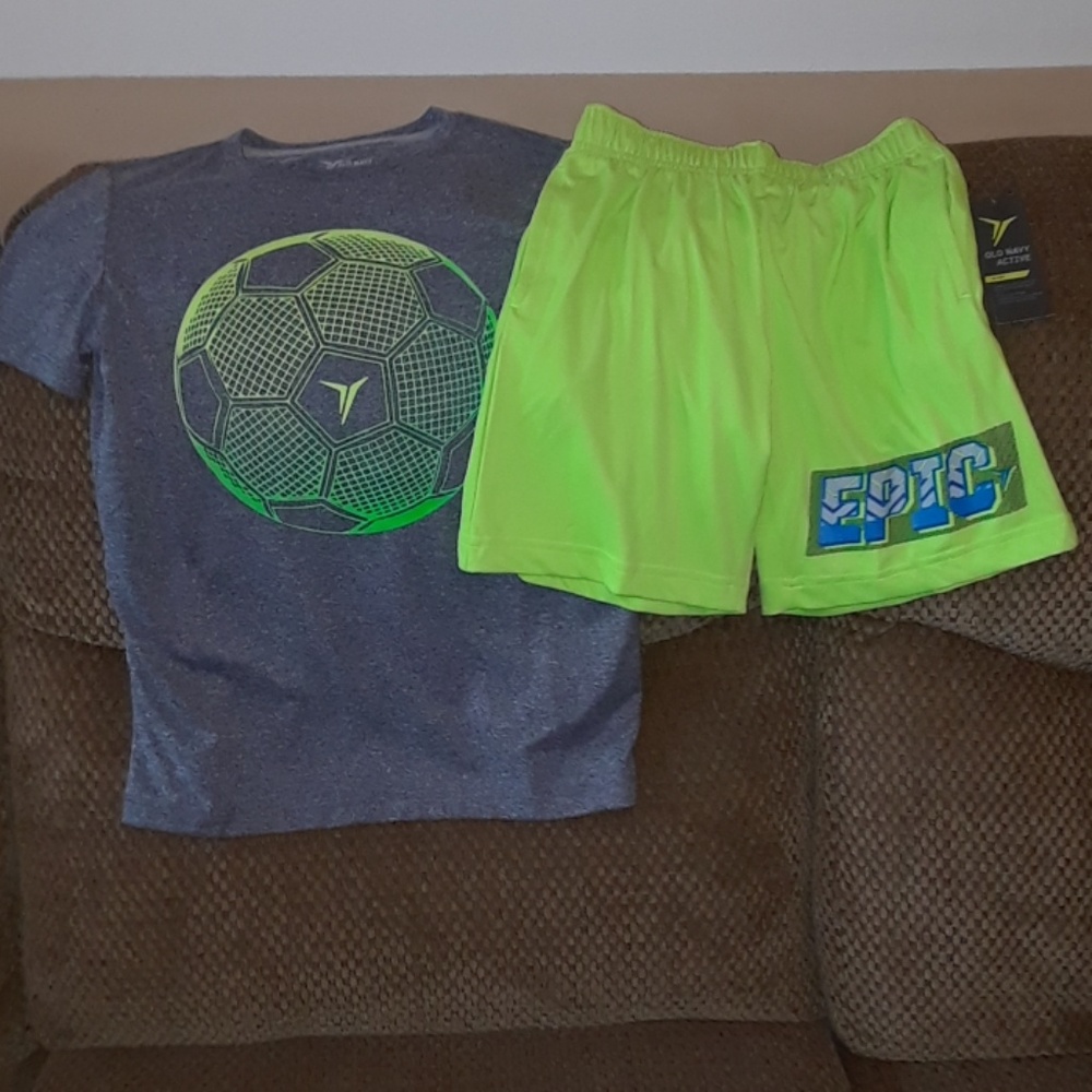 Boys Old Navy Active tee & shorts Sz 6/7-8